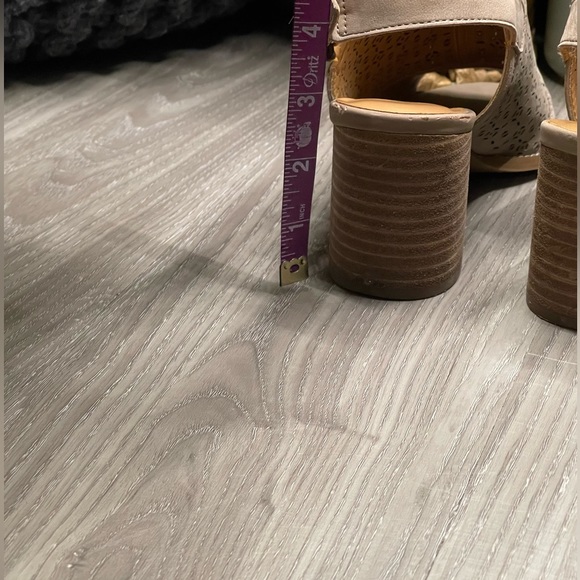 Tommy Hilfiger Tan Open Toe Chunky Block Heels - Picture 7 of 12